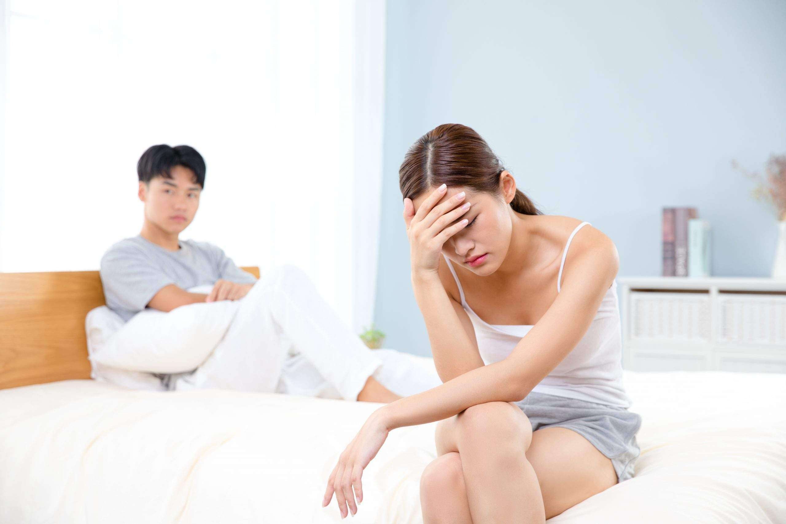 Sự nhàm chán, hay ghen tuông ảnh hưởng đến hôn nhân gia đình